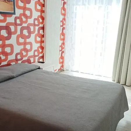 Bed & Breakfast Seventy Design 2*