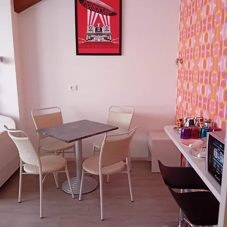 Seventy Design Bed and breakfast 2*