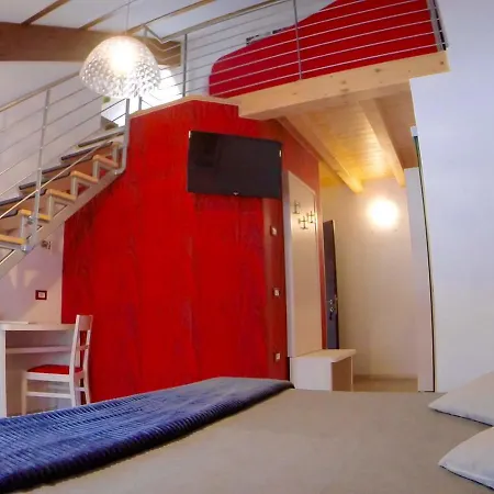 Seventy Design Bed & Breakfast 2*